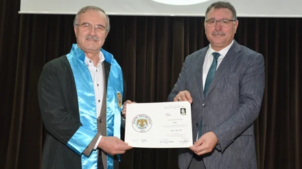 Sağlık Bilimleri ve Fen Bilimleri Enstitülerinde mezuniyet heyecanı